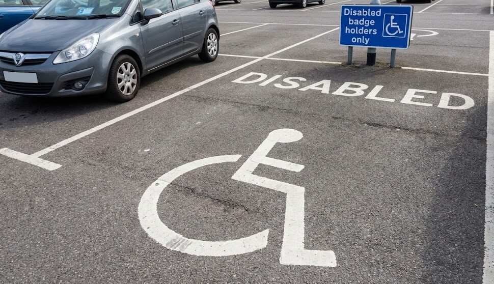 disable parking road mark UK